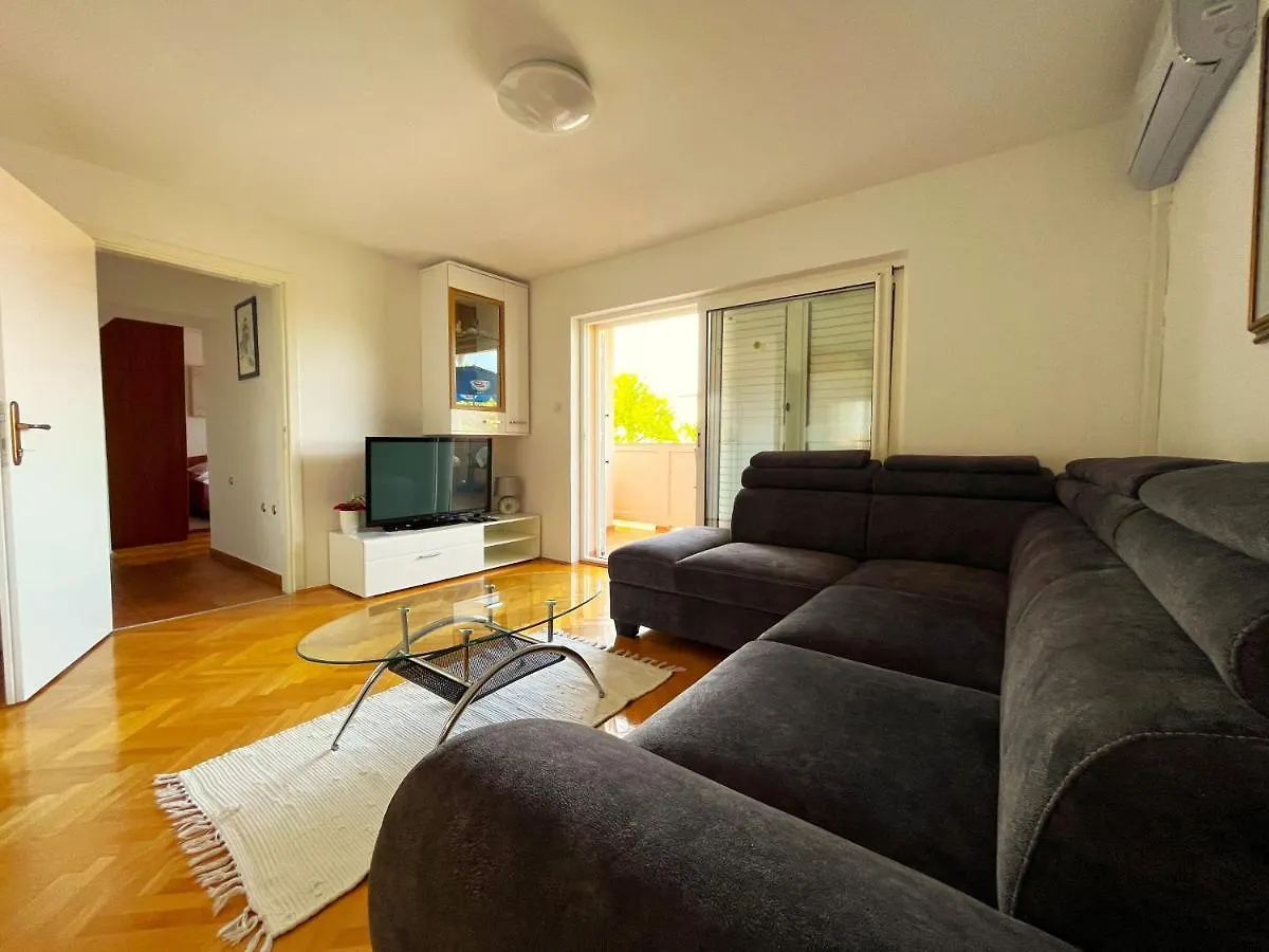 Apartment And Rooms Milak Rab Town 4*,  Croatie