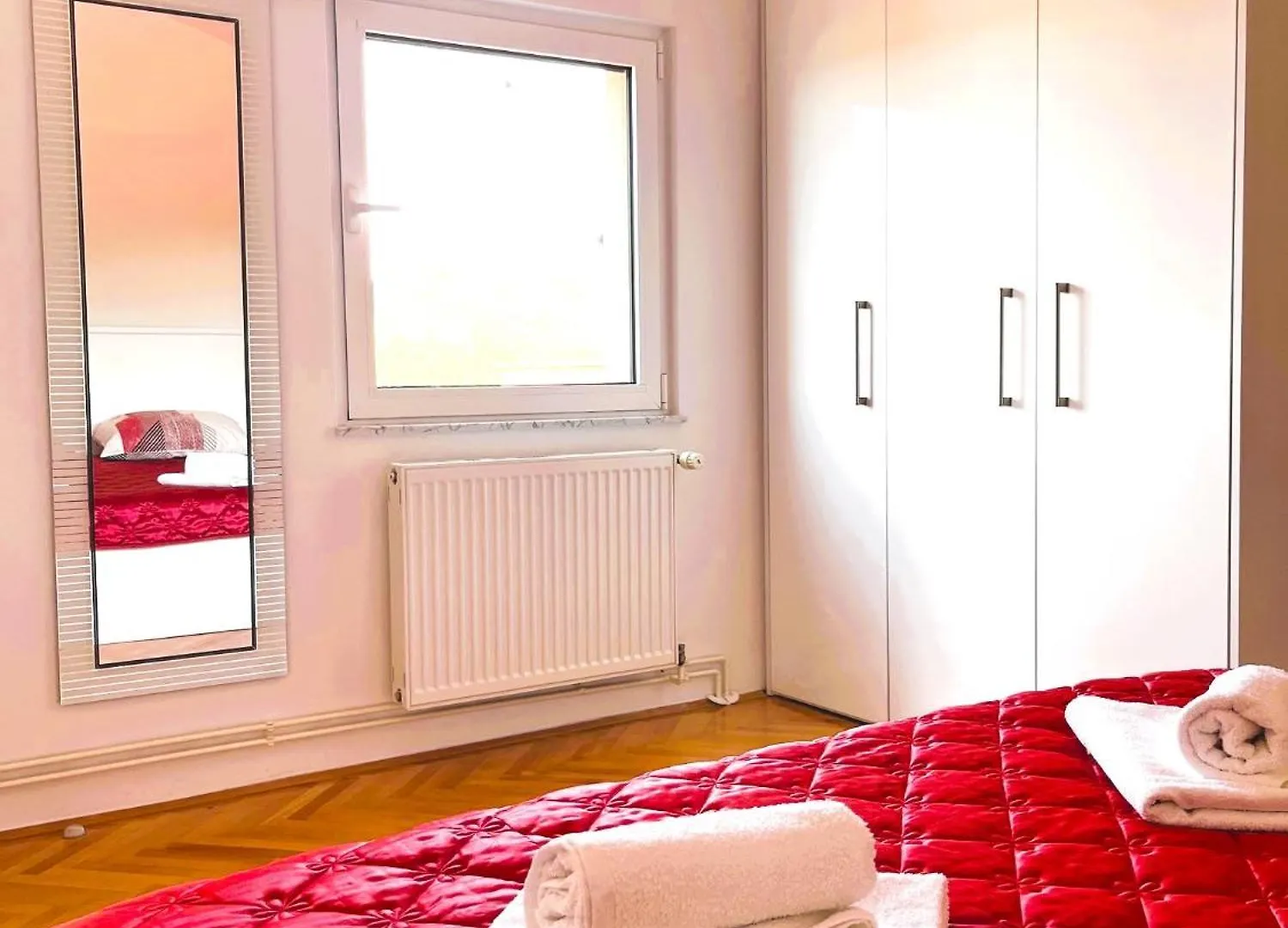 Apartment And Rooms Milak Rab Town