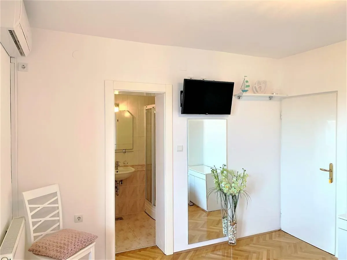 **** Maison d'hôtes Apartment And Rooms Milak Rab Town Croatie