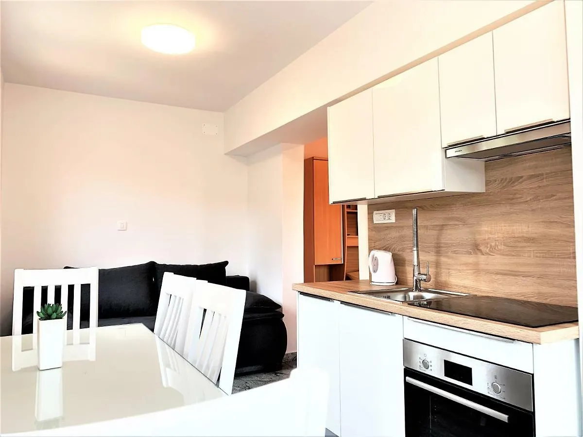 Apartment And Rooms Milak Rab Town